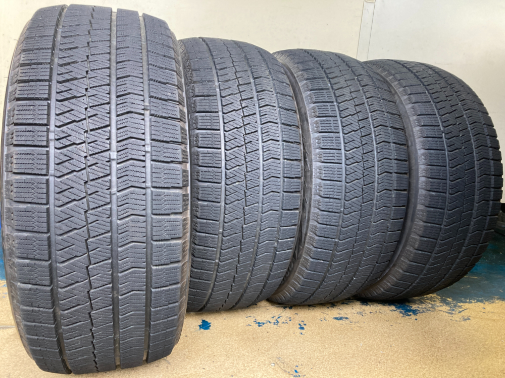 中古タイヤ)極上品 19年製 早めの準備を!!☆175/60R16 82Q YOKOHAMA